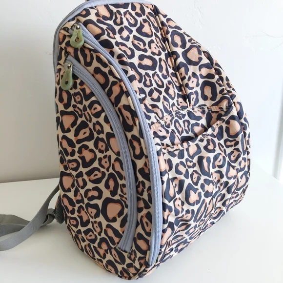 🌿LEOPARD PRINT BACKPACK🌿 - Picture 11 of 14